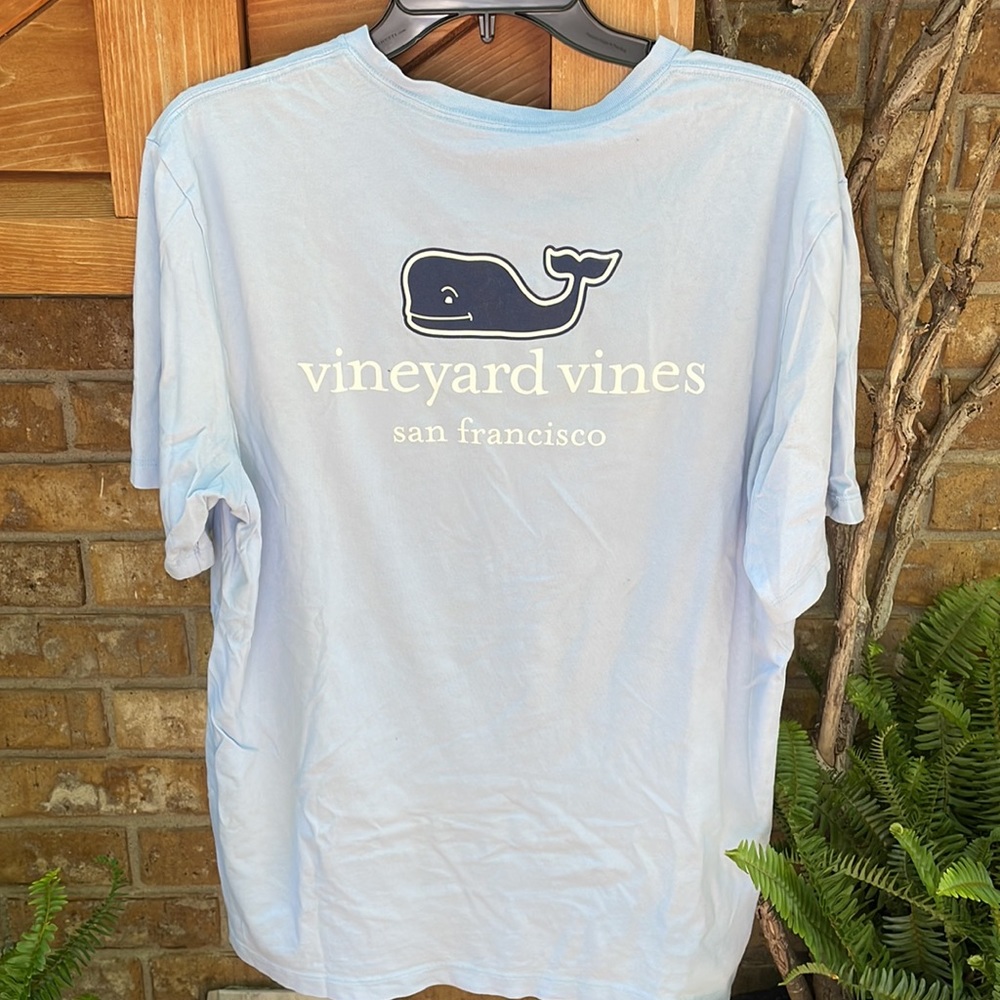 Vineyard Vines San Francisco short sleeve Crewneck Tee with Pocket.Medium/unisex